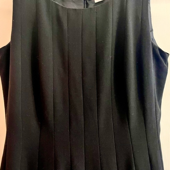 EUC Calvin Klein Classic Black Sleeveless A-Line Dress with Vertical Panels LBD - Picture 4 of 9